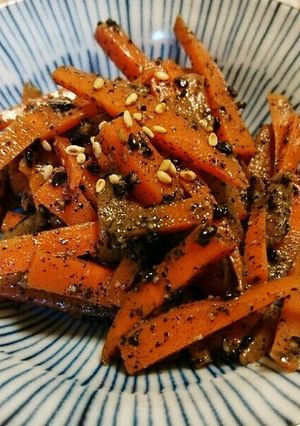 簡単副菜☆レンチンでにんじん黒ごまあえ-レシピのメイン写真