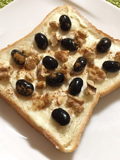 黒豆の甘煮*ナッツ*クリチトースト-レシピのメイン写真