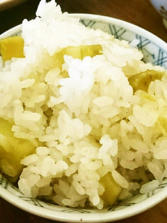 旦那喜ぶご飯5☆簡単すぎるサツマイモご飯-レシピのメイン写真