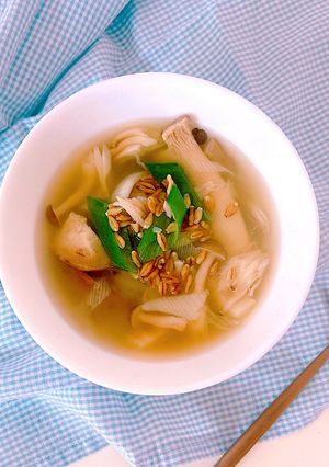 エリンギとネギのスープ　コリアンダー風味-レシピのメイン写真
