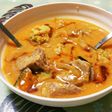 ヒレ肉とカリッコリーのトマトクリーム煮