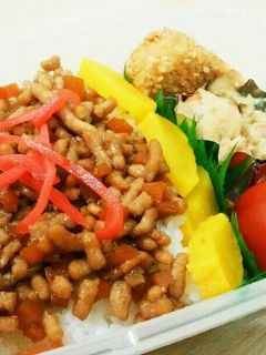 すき焼きのタレで鶏そぼろ弁当♪-レシピのメイン写真