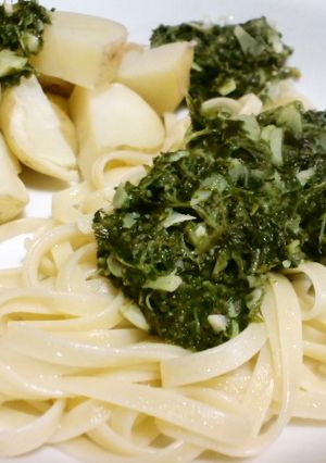 セロリの葉っぱのジェノベーゼ風？！-レシピのメイン写真