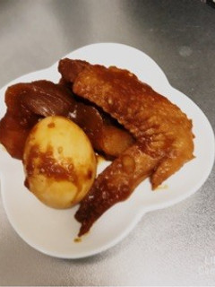 手羽とジャガイモと玉ねぎの甘辛煮♡-レシピのメイン写真