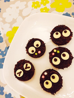 オレオで簡単♪まっくろくろすけチョコ♪-レシピのメイン写真
