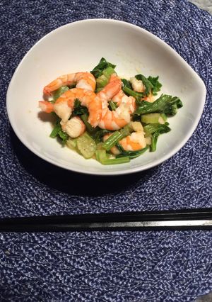 海老とセロリの葉のエスニック炒め-レシピのメイン写真
