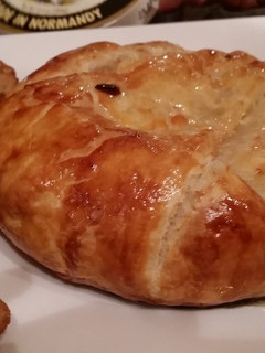 ブリーチーズのパイ包み焼き-レシピのメイン写真