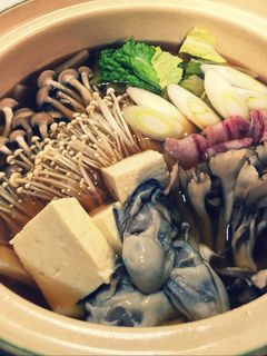 出汁が美味しい♪牡蠣とキノコの和風鍋☆-レシピのメイン写真