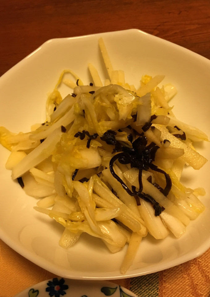 白菜とりんごの塩昆布和え-レシピのメイン写真