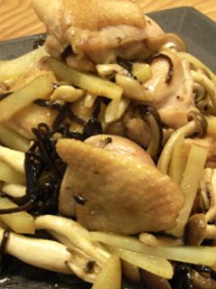 チキンとじゃがいもの塩昆布炒め-レシピのメイン写真