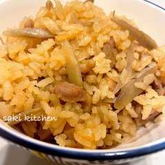 รูปของ ごぼうと鶏の炊き込みご飯
