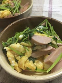 5分でパッ!豆苗の彩り炒め-レシピのメイン写真