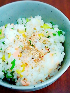 材料3つを混ぜ込むだけ!鮭たくごはん-レシピのメイン写真