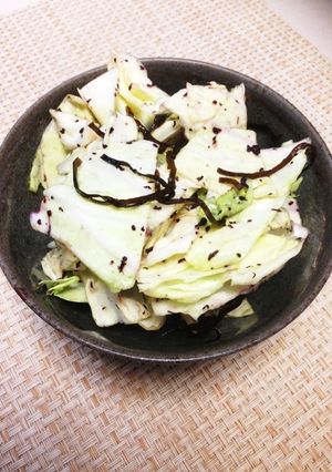 簡単おつまみ＊キャベツの塩昆布ゆかり和え-レシピのメイン写真