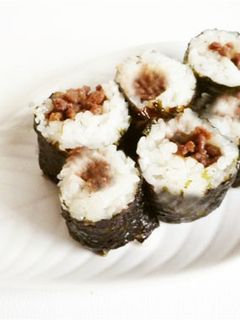 牛そぼろしぐれ煮の細巻寿司-レシピのメイン写真