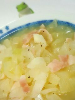 生姜入り!玉ねぎの食べるコンソメスープ-レシピのメイン写真