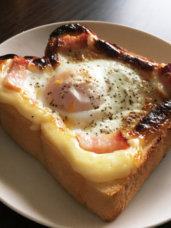 某コンビニレシピを再現!目玉焼きトースト-レシピのメイン写真