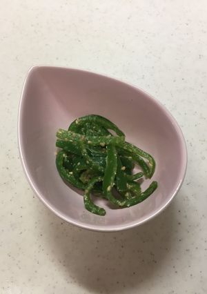 簡単美味しい！茹でピーマンのごま和え。-レシピのメイン写真