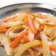 大根とちくわとにんじんの炒めサラダ