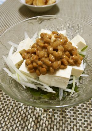 納豆と豆腐とワカメのネバネバサラダ♪-レシピのメイン写真