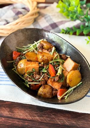 新じゃがいもと厚揚げの豚ひき肉炒め煮-レシピのメイン写真