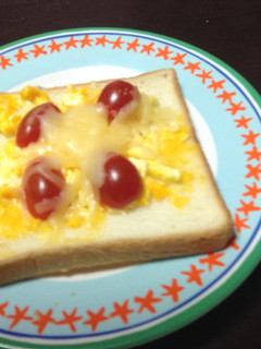 オリーブオイルでピザ風トースト-レシピのメイン写真