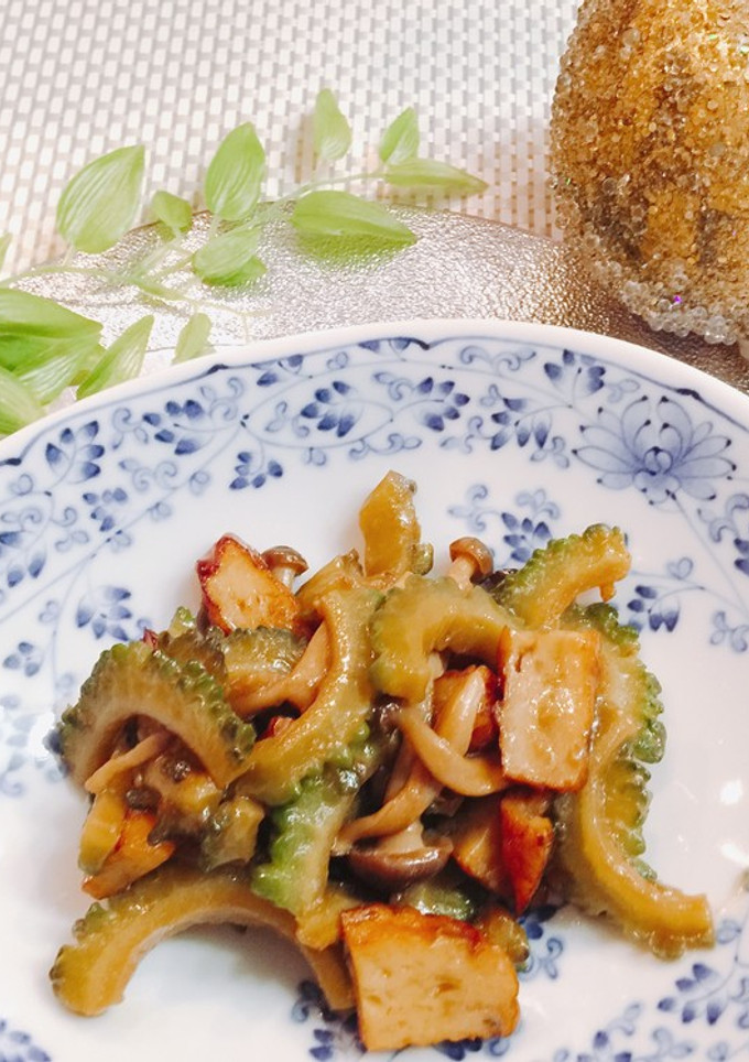 ゴーヤとしめじ、さつま揚げの炒め物-レシピのメイン写真