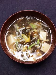 これは美味しい!もずくのお味噌汁(^^)-レシピのメイン写真