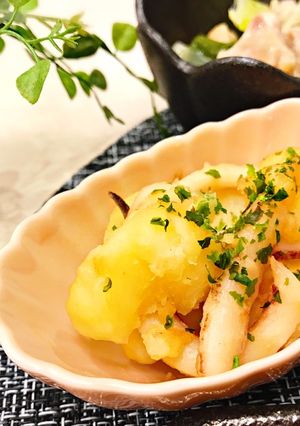 イカとジャガイモのガーリックバター炒め-レシピのメイン写真