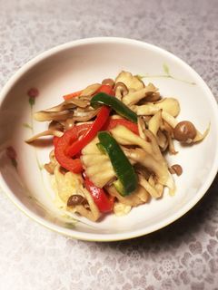 簡単! きのことピーマンのバター炒め-レシピのメイン写真