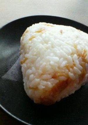 なめ茸・柚子胡椒・おかかでおにぎりฺ♬-レシピのメイン写真