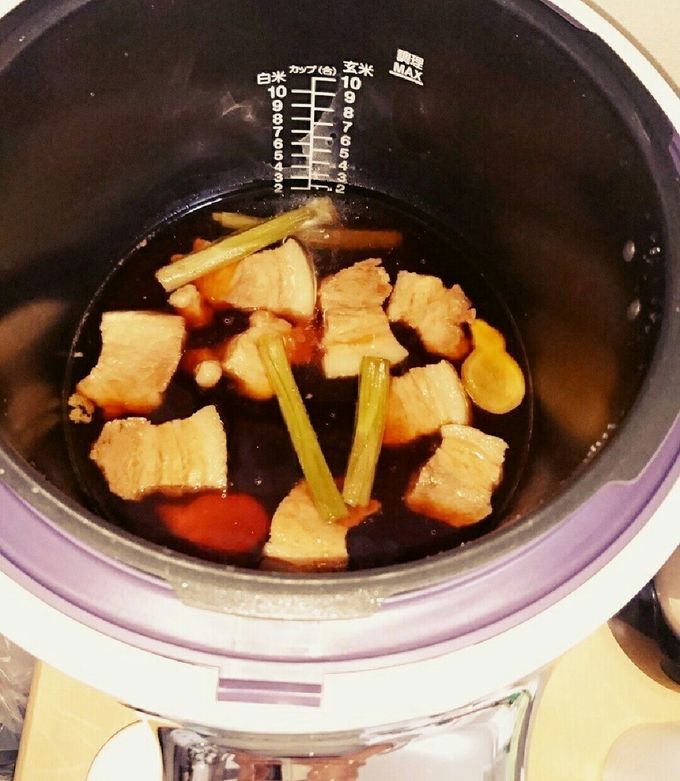 ｸｯｸﾌｫｰﾐｰ 豚の角煮 (圧力鍋) by ぅまぅまchan 【クックパッド】 簡単