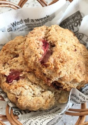 クランベリーとホワイトチョコのスコーン-レシピのメイン写真