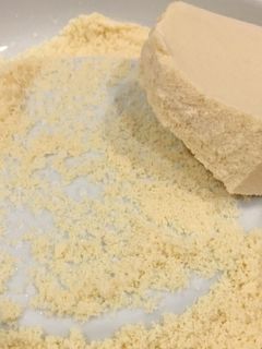 パン粉代用に♡簡単おろすだけ高野豆腐粉-レシピのメイン写真