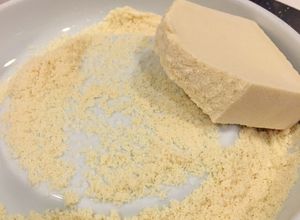 パン粉代用に♡簡単おろすだけ高野豆腐粉-レシピのメイン写真