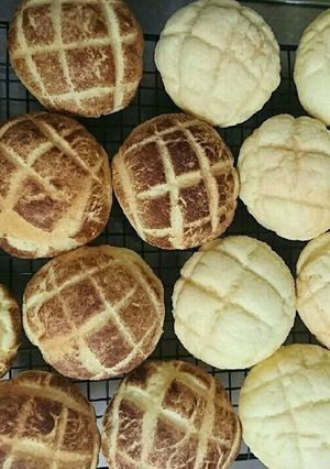 ポロポロしにくいメロンパン生地♪-レシピのメイン写真