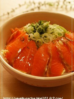 簡単♡サーモンの彩り丼-レシピのメイン写真