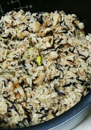 レンコンとツナとひじきの炊き込みご飯-レシピのメイン写真