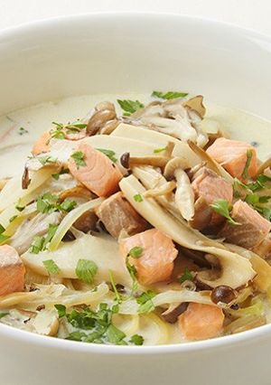 サーモンときのこのクリームスープ生パスタ-レシピのメイン写真