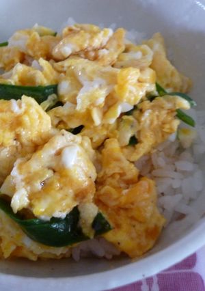 ニラ玉丼-レシピのメイン写真