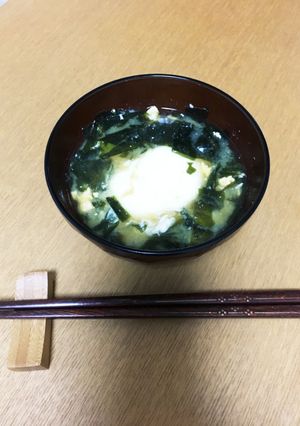 シンプルだけど美味♡卵とわかめのお味噌汁-レシピのメイン写真
