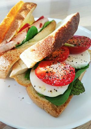 モッツアレラとトマトのサンドイッチ-レシピのメイン写真
