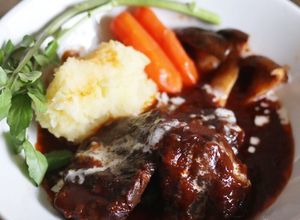 デミ缶不使用！牛すね肉の赤ワイン煮込み-レシピのメイン写真