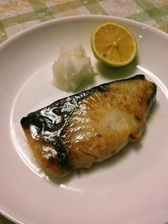 本みりんが決め手!しっとりぶりの塩焼き♪-レシピのメイン写真