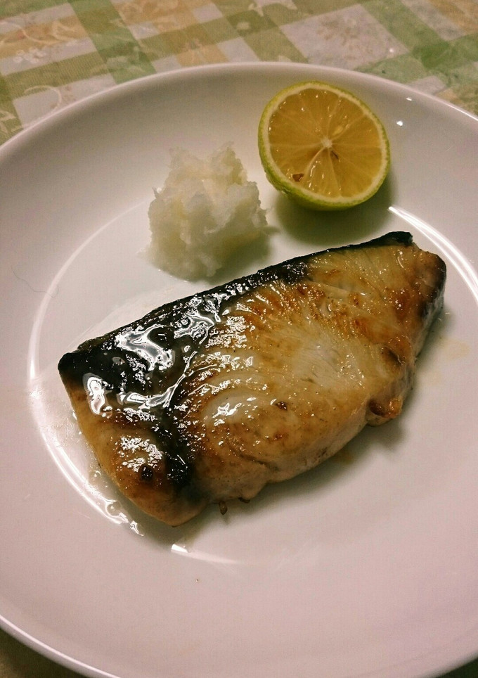 本みりんが決め手！しっとりぶりの塩焼き♪-レシピのメイン写真