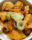 簡単！鶏むね肉と椎茸 しめじの生姜焼き！