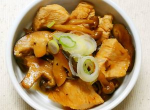 簡単！鶏むね肉と椎茸 しめじの生姜焼き！-レシピのメイン写真