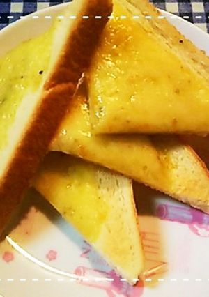 食パンで簡単！ガーリックチーズトースト-レシピのメイン写真