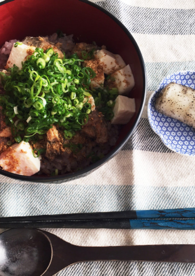 鯖缶の胡麻ネギ丼-レシピのメイン写真