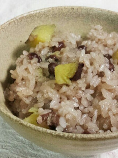 お赤飯に彩り ほっこりさつま芋-レシピのメイン写真